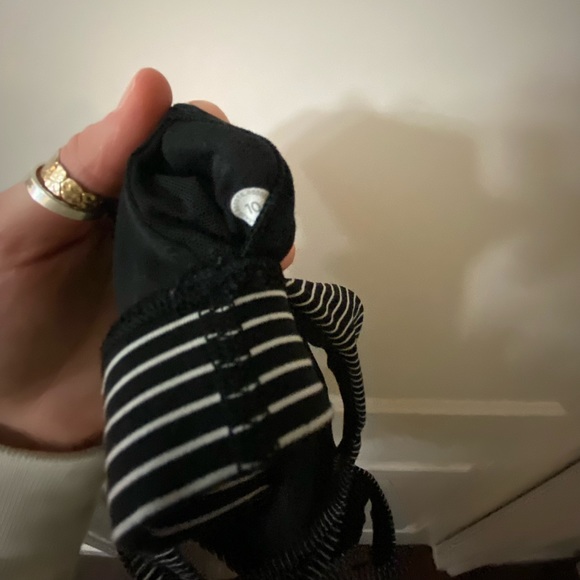 Lululemon energy bra size 10 - Picture 3 of 3